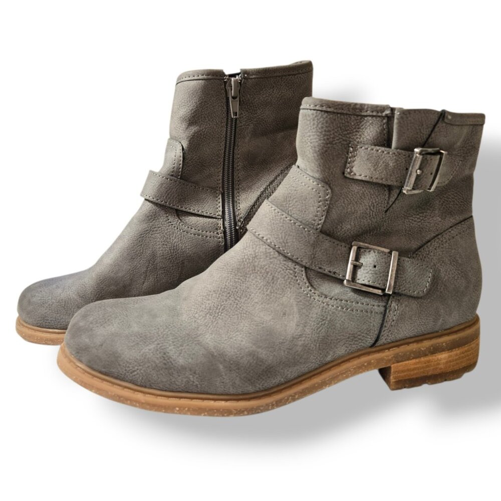Born BOC Carson Ankle Boot womens 10 light grey zip on buckle detail